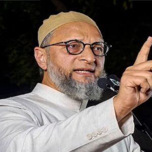 পশ্চিমবঙ্গ, বিহারেও ছড়াল আঁচ! ‘আই লাভ মহম্মদ’ প্ল্যাকার্ড নিয়ে কেন এত হিংসা? ওয়েইসি-যোগীর মন্তব্যে তুমুল বিতর্ক
