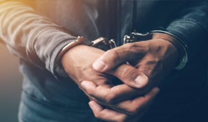 পক্ষাঘাতগ্রস্ত স্বামীকে নৃশংস খুন! মহিলাকে ‘স্ত্রী’ সাজিয়ে ৫ কোটির বিমা হাতানোর ছক, কর্নাটকে কাঁপানো ঘটনা