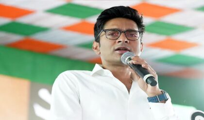 ২৪-এ এরা বানভাসি হয়েছে, ২৬-এ হবে বাংলার আবর্জনার বিসর্জন’! DVC বিতর্ককে কেন্দ্র করে তৃণমূলের চরম হুঁশিয়ারি