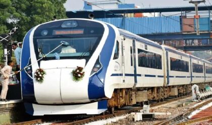 “ঘন অন্ধকার, খারাপ আবহাওয়া!”-লাইন পার হতে গিয়ে বন্দে ভারতের ধাক্কায় মুহূর্তে সব শেষ