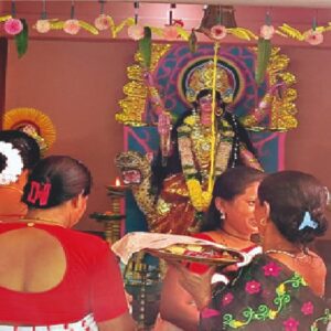 ধানের ভাঁড়ার ভরাতে এল মা ভান্ডানি! কেন দশমীর পর এই অদ্ভুত পূজা? মালদহে পুরুষের রূপে পূজিতা দেবী!