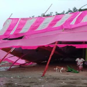 হঠাৎ ঘন কালো মেঘ, তারপরই প্রলয়! হরিণঘাটায় ঝড়ের তাণ্ডবে আতঙ্ক, উড়ে গেল টিনের ছাউনি