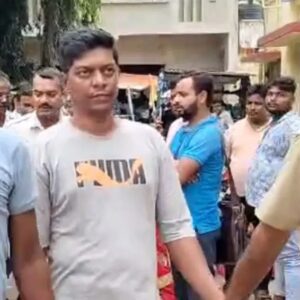 একই অভিযোগে ধৃত তিনজন, তৃণমূল নেতার ভাইকে হেফাজতে চাইল না পুলিশ! ‘কোনও জাদুবল’ কাজ করল কান্দিতে? একই অভিযোগে ধৃত তিনজন, তৃণমূল নেতার ভাইকে হেফাজতে চাইল না পুলিশ! ‘কোনও জাদুবল’ কাজ করল কান্দিতে?