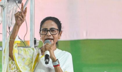পুজোয় বাংলাকে ডুবিয়ে দিল ডিভিসি! ‘এটা প্রকৃতির নয়, ডিভিসি-র তৈরি বিপর্যয়, ‘তীব্র আক্রমণ মমতার, দিলেন কড়া হুঁশিয়ারি!
