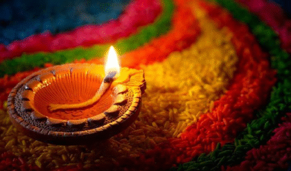 দুর্গাপূজা শেষ হতেই শ্যামা রঙে তুলির টান! দীপাবলির আগে দত্তপুকুরের পালপাড়ায় চলছে ‘পোড়ামাটির’ প্রদীপ তৈরির মহা-যজ্ঞ