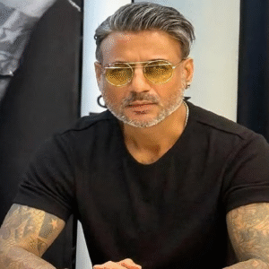 ‘আইফোন সবার জন্য এক দামে, তবে তারকাদের টিমের খরচ কেন আলাদা?’ আলিম হাকিমের মন্তব্যে নতুন বিতর্কের কেন্দ্রে বলিউড ‘আইফোন সবার জন্য এক দামে, তবে তারকাদের টিমের খরচ কেন আলাদা?’ আলিম হাকিমের মন্তব্যে নতুন বিতর্কের কেন্দ্রে বলিউড