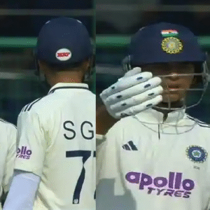 ডাবল সেঞ্চুরি হাতছাড়া! কোপ পড়ল অধিনায়ক গিলের ভুলে? যশস্বী জয়সওয়ালের হতাশা ঘিরে তোলপাড় ডাবল সেঞ্চুরি হাতছাড়া! কোপ পড়ল অধিনায়ক গিলের ভুলে? যশস্বী জয়সওয়ালের হতাশা ঘিরে তোলপাড়