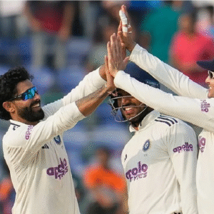 পঞ্চম দিনে ক্যারিবিয়ানদের বধ! দ্বিতীয় টেস্টে ব্যাট হাতে ফের দুরন্ত যশস্বী, গিলদের দাপটে সিরিজ জয় ভারতের পঞ্চম দিনে ক্যারিবিয়ানদের বধ! দ্বিতীয় টেস্টে ব্যাট হাতে ফের দুরন্ত যশস্বী, গিলদের দাপটে সিরিজ জয় ভারতের