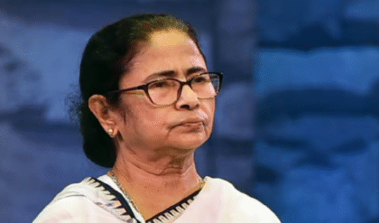 ৯৫০ কোটির ক্ষতি! পাহাড়ে মমতার সফর ঘিরে জল্পনা, ত্রাণ বিলির ফাঁকে কি বড় রাজনৈতিক বার্তা?