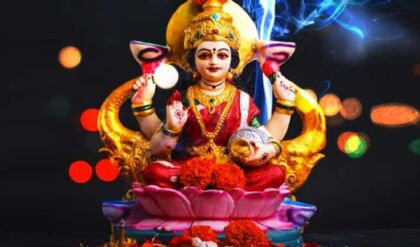 লক্ষ্মীপুজো থেকেই কপাল ফিরছে! ৪ রাশির জীবনে আনবে অর্থবৃষ্টি ও পদোন্নতির জোয়ার