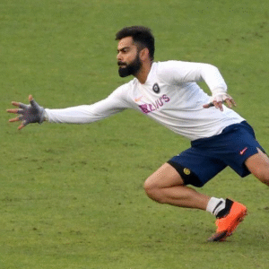 ব্যাট হাতে ব্যর্থ হলেও ফিল্ডিংয়ে জাদু! সিডনিতে দুরন্ত ক্যাচ লুফে নিয়ে ভাইরাল বিরাট কোহলি ব্যাট হাতে ব্যর্থ হলেও ফিল্ডিংয়ে জাদু! সিডনিতে দুরন্ত ক্যাচ লুফে নিয়ে ভাইরাল বিরাট কোহলি