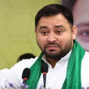 বিভ্রান্তির চরম সীমা! RJD-র ‘হ্যারিকেন’ প্রার্থীর বিরুদ্ধেই প্রচার চালাবেন তেজস্বী, কেন এমন অদ্ভুত পরিস্থিতি? বিভ্রান্তির চরম সীমা! RJD-র ‘হ্যারিকেন’ প্রার্থীর বিরুদ্ধেই প্রচার চালাবেন তেজস্বী, কেন এমন অদ্ভুত পরিস্থিতি?