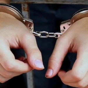 রাজস্থানে খুন করে কলকাতায় গা-ঢাকা! সল্টলেকের অভিজাত আবাসনে ফিল্মি কায়দায় তাণ্ডব, গ্রেফতার ৩ রাজস্থানে খুন করে কলকাতায় গা-ঢাকা! সল্টলেকের অভিজাত আবাসনে ফিল্মি কায়দায় তাণ্ডব, গ্রেফতার ৩
