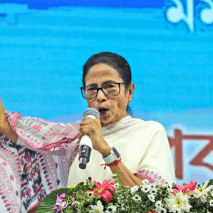 SIR-এর প্রতিবাদে গর্জে উঠবে তৃণমূল! নভেম্বরে শহিদ মিনারে বিরাট সভা, মমতার উপস্থিতি নিয়েও জল্পনা SIR-এর প্রতিবাদে গর্জে উঠবে তৃণমূল! নভেম্বরে শহিদ মিনারে বিরাট সভা, মমতার উপস্থিতি নিয়েও জল্পনা