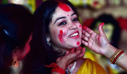 সিঁদুর খেলার পরই কাঠামো পুজো! দুর্গা বিসর্জন হতেই কেন আনন্দে মাতেন চন্দননগরবাসী? জেনে নিন কারণ