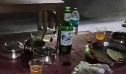 চাঞ্চল্য বারুইপুরে! একাদশীর সকালেই রক্তারক্তি, রাস্তার পাশে যুবকের গলাকাটা দেহ উদ্ধার, মদের আসরেই খুন?