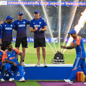 এশিয়া কাপ জয়ী ভারত, ট্রফি হাতে নিতে হবে দুবাই গিয়ে! পিসিবি প্রধানের ‘শর্ত’ ঘিরে তুমুল বিতর্ক, প্রত্যাখ্যান করবে BCCI? এশিয়া কাপ জয়ী ভারত, ট্রফি হাতে নিতে হবে দুবাই গিয়ে! পিসিবি প্রধানের ‘শর্ত’ ঘিরে তুমুল বিতর্ক, প্রত্যাখ্যান করবে BCCI?