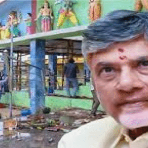 ১০ মাসের শিশুরও মৃত্যু! ব্যক্তিগত উদ্যোগে তৈরি মন্দিরে ভয়াবহ পদপিষ্টের ঘটনায় মুখ্যমন্ত্রী বললেন ‘সমন্বয়ের অভাব’ ১০ মাসের শিশুরও মৃত্যু! ব্যক্তিগত উদ্যোগে তৈরি মন্দিরে ভয়াবহ পদপিষ্টের ঘটনায় মুখ্যমন্ত্রী বললেন ‘সমন্বয়ের অভাব’