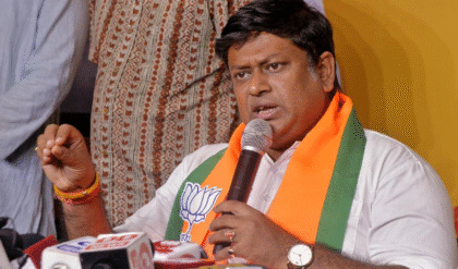 ‘মুখ্যমন্ত্রীর কড়া নির্দেশ আছে’! অবৈধ অনুপ্রবেশকারীদের ভোটব্যাঙ্ক বাঁচাতে ব্যবস্থা নিচ্ছে না পুলিশ, বিস্ফোরক সুকান্ত