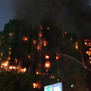 হংকংয়ে ভয়ঙ্কর অগ্নিকাণ্ড, হাই-রাইজ কমপ্লেক্সে জ্বলছে সাতটি বিল্ডিং, ১৩ জনের মর্মান্তিক মৃত্যু!