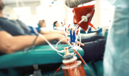 দায় কার? ‘AB পজিটিভের’ বদলে অন্য রক্ত দেওয়ার অভিযোগ, ক্ষোভে হাসপাতাল ঘেরাও রোগীর পরিবারের