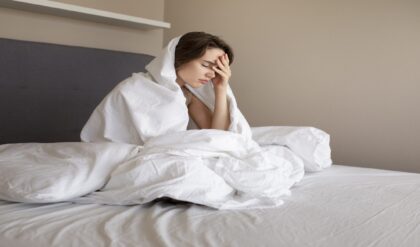 ৭ ঘণ্টা ঘুমিয়েও সকালে চায়ে চুমুক দিতে ক্লান্তি? স্লিপ অ্যাপনিয়া নয়, আপনার অজান্তেই ঘুমের ক্ষতি করছে এই ৮ অভ্যাস!