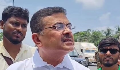 ‘হিন্দু হওয়ার অপরাধে’ বদলির অভিযোগ শুভেন্দুর, সিভিক ভলান্টিয়ারদের বদলি নিয়ে ধুন্ধুমার!