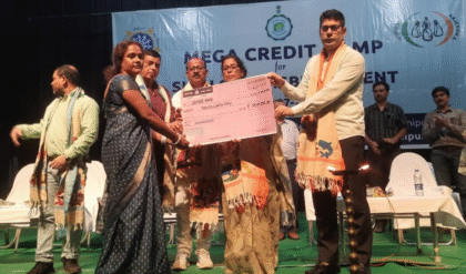 মহিলাদের স্বনির্ভরতা বাড়াতে বড় উদ্যোগ, পশ্চিম মেদিনীপুরে ৭,১৭৫টি স্বনির্ভর গোষ্ঠীকে ৪৮২ কোটি টাকা ঋণ দিল প্রশাসন