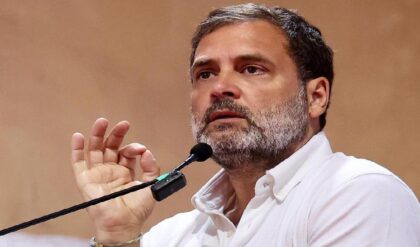 গণতন্ত্রের মূল প্রতিষ্ঠানে বিষোদগার’-‘ভোট চুরি’ মন্তব্যের জেরে রাহুল গান্ধীর বিরুদ্ধে খোলা চিঠি ২৭২ বিশিষ্ট ভারতীয়র