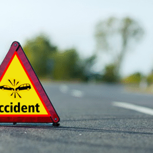 বিশ্ববাংলা গেটের কাছে রাস্তা পার হওয়ার সময় বিপত্তি, অল্পবিস্তর আহত বাইক চালকও বিশ্ববাংলা গেটের কাছে রাস্তা পার হওয়ার সময় বিপত্তি, অল্পবিস্তর আহত বাইক চালকও