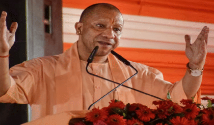 বিহারের প্রচারে যোগী আদিত্যনাথ; RJD-কংগ্রেস এবং কমিউনিস্টদের বিরুদ্ধে কড়া আক্রমণ বিহারের প্রচারে যোগী আদিত্যনাথ; RJD-কংগ্রেস এবং কমিউনিস্টদের বিরুদ্ধে কড়া আক্রমণ