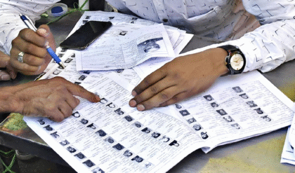 ‘BLO-দের গাছে বেঁধে রাখুন!’ তৃণমূল নেতাদের হুমকির মুখে কাজ শুরুর আগেই ক্ষোভের আগুন; CEO-কে চিঠি দিয়ে নিরাপত্তা দাবি ‘BLO-দের গাছে বেঁধে রাখুন!’ তৃণমূল নেতাদের হুমকির মুখে কাজ শুরুর আগেই ক্ষোভের আগুন; CEO-কে চিঠি দিয়ে নিরাপত্তা দাবি