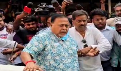 “যার জন্য করলাম চুরি, সেই বলে চোর!” পার্থকে নিয়ে বিস্ফোরক সুকান্ত, নিশানায় মমতা ও তাঁর পরিবার