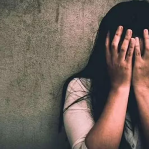 অমানবিক! গণধর্ষণের পর আখের ক্ষেতে বিবস্ত্র অবস্থায় ফেলে গেল কিশোরীকে, ১ কিমি হেঁটে গ্রামে ফিরল নির্যাতিতা