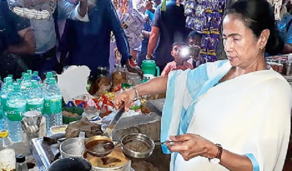 বেকারদের স্টেশনে ঘুগনি-মুড়ি বিক্রির পরামর্শ মুখ্যমন্ত্রীর! তুঙ্গে রাজনৈতিক বিতর্ক, রাস্তায় নামলেন চাকরিপ্রার্থীরা