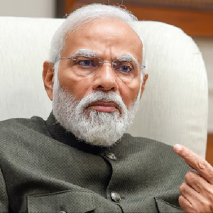 “তৃণমূলের মহাজঙ্গলরাজ উপড়ে ফেলুন”, ১৫ মিনিটের ঝোড়ো সফরে বাংলার জন্য কী ‘গ্যারান্টি’ দিলেন মোদী?