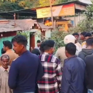 একই ফ্যানে ঝুলছে দুই বন্ধু! মালবাজারে ভাড়া ঘরে ৩ দিনেই মর্মান্তিক পরিণতি, ঘনাচ্ছে রহস্য।