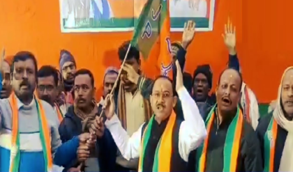 পটাশপুরে বড়সড় ভাঙন! তৃণমূল ছেড়ে বিজেপিতে একঝাঁক কর্মী, ভোটের মুখে চাপে শাসকদল?