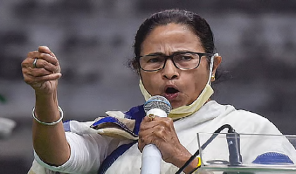 ‘ভোটার তালিকায় ‘সার্জিক্যাল স্ট্রাইক’? ৫৯ লক্ষ নাম বাদ পড়ায় রণংদেহী মেজাজে মমতা