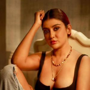 নির্বাচনের আগে বড় ঝটকা বিজেপিতে! তৃণমূলে যোগ দিলেন অভিনেত্রী পার্নো মিত্র