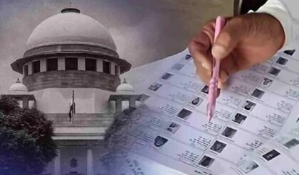 ‘প্রতিদিন ৪০টি ফর্ম বিলি কি বোঝা নয়?’—নির্বাচন কমিশনের যুক্তি খারিজ করে BLO-দের পাশে দাঁড়াল সুপ্রিম কোর্ট