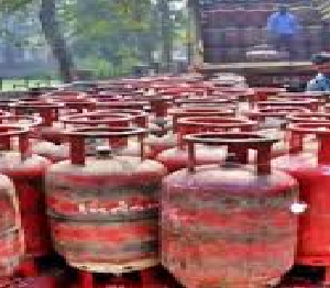 রান্নাঘরের বিপ্লব: উজ্জ্বলা যোজনায় আরও ২৫ লাখ LPG সংযোগের অনুমোদন, কারা পাবেন এই সুবিধা?