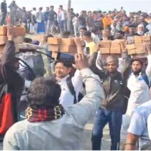 ‘বাবরি’ শিলান্যাসে মাথায় ইট নিয়ে হাজির আম জনতা!’- আবেগ ও রাজনীতির মিশেলে উত্তাল বেলডাঙা।