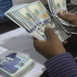 পাকিস্তানি রুপির চেয়েও দুর্বল, বিশ্বের সবচেয়ে খারাপ ১০ মুদ্রা! কোন দেশের কী অবস্থা?