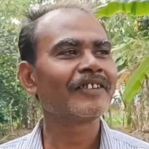 এসআইআরের সৌজন্যে ২৬ বছর পর বাবা-মায়ের সঙ্গে যোগাযোগ! নিরুদ্দেশ ছেলেকে ফিরে পেয়ে আনন্দাশ্রু