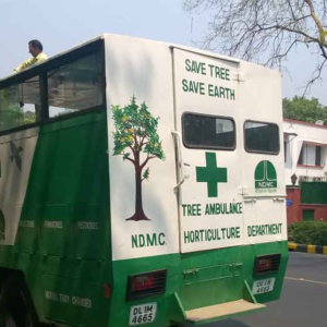কলকাতা শহরের ‘অসুস্থ’ গাছের সেবায় প্রথম ‘ট্রি অ্যাম্বুল্যান্স’! দেবাশিস কুমারের উদ্যোগে মিলল প্রয়োজনীয় পরিকাঠামো
