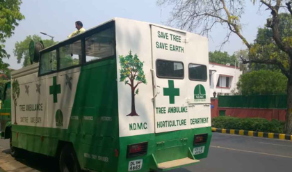 কলকাতা শহরের ‘অসুস্থ’ গাছের সেবায় প্রথম ‘ট্রি অ্যাম্বুল্যান্স’! দেবাশিস কুমারের উদ্যোগে মিলল প্রয়োজনীয় পরিকাঠামো