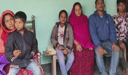 সোনালী বিবি ফিরলেও ক্ষোভ মালদহ তৃণমূলে! ‘বাকি ৪ জনকে কেন ছাড়া হলো না?’ ডেপুটি হাইকমিশনারকে ঘিরে চাঞ্চল্য সীমান্তে