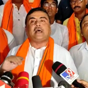 মুর্শিদাবাদে বাবরি মসজিদের ভিত্তিপ্রস্তর স্থাপন করলেন হুমায়ূন কবীর! ‘মমতা-হুমায়ূন’ জুটিকে তুলোধোনা শুভেন্দুর