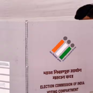 ভোটের আগেই কমিশনের কড়া বার্তা! হাউসিং সোসাইটিগুলোতে বুথ তৈরির নির্দেশ, আজই দিতে হবে রিপোর্ট